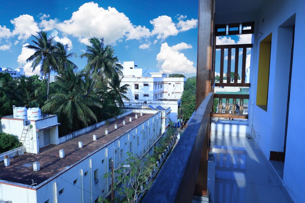 Отель Manora Residency Пондичерри Экстерьер фото