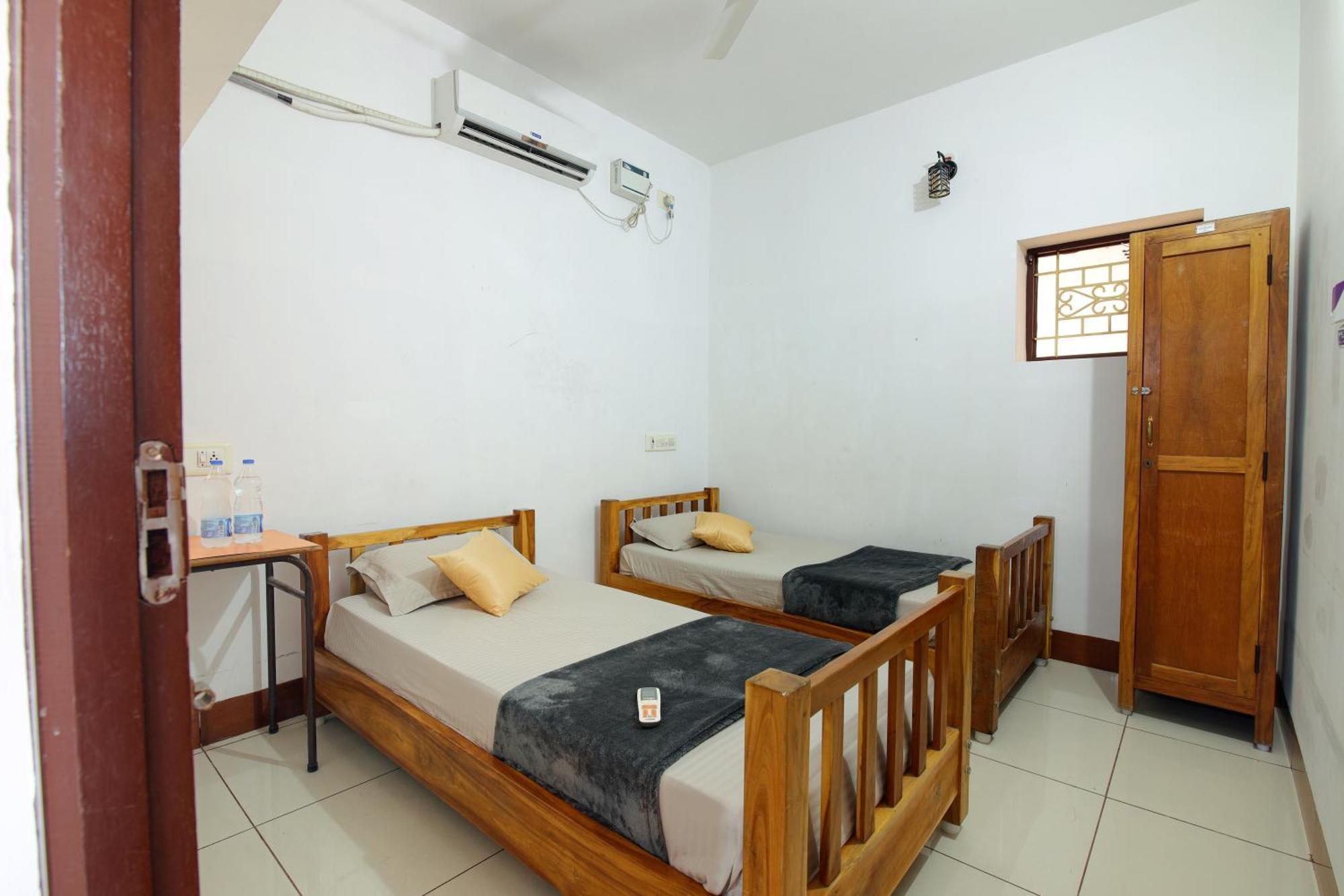Отель Manora Residency Пондичерри Экстерьер фото